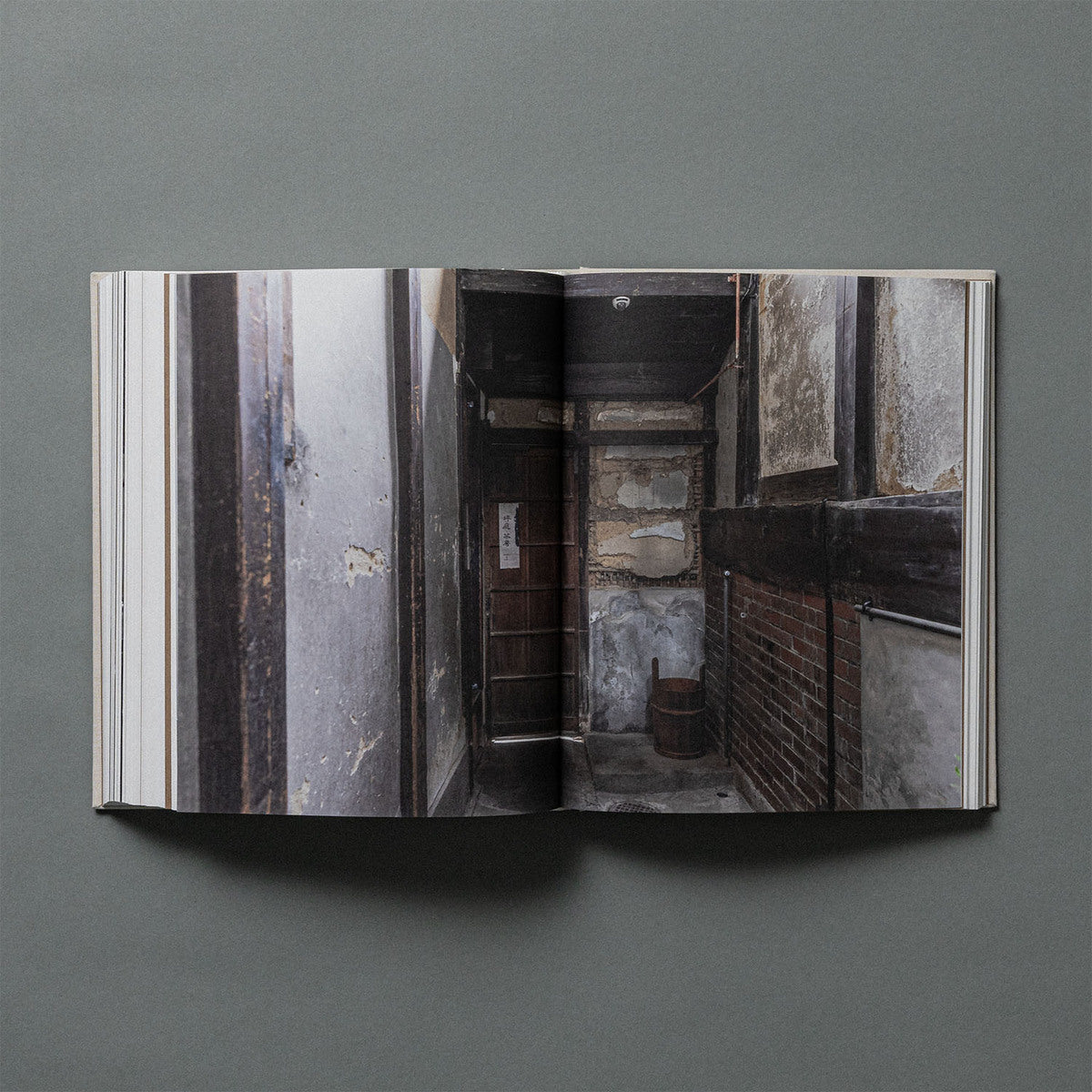 Le Labo Fragrances LE LABO: THE ESSENCE OF SLOW PERFUMERY | book